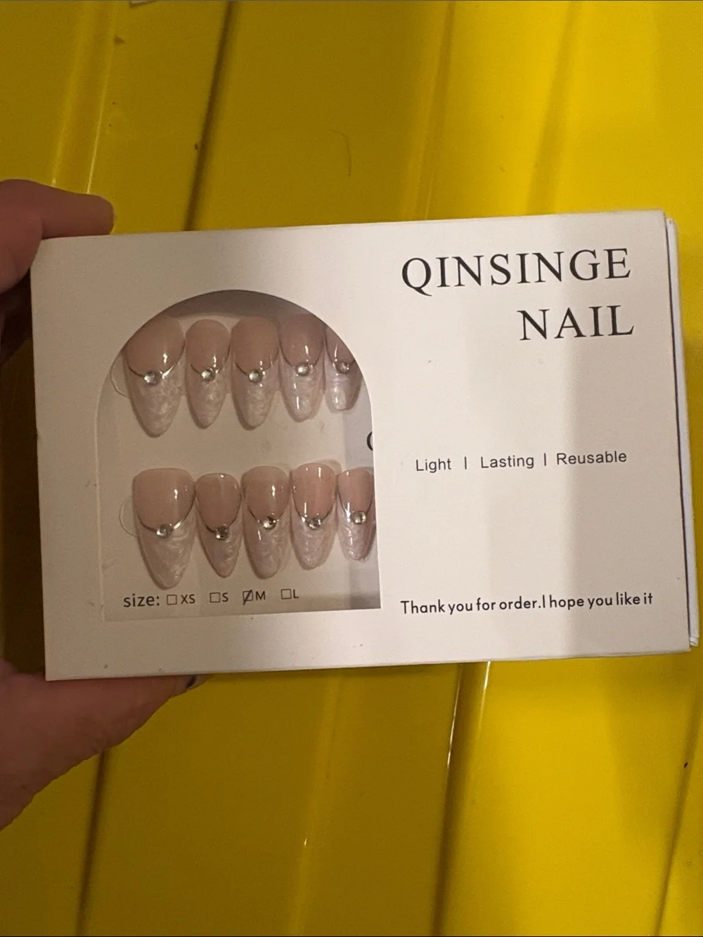QINSINGE Nail Press-On Set — Red, Nude & Pink Holiday Designs